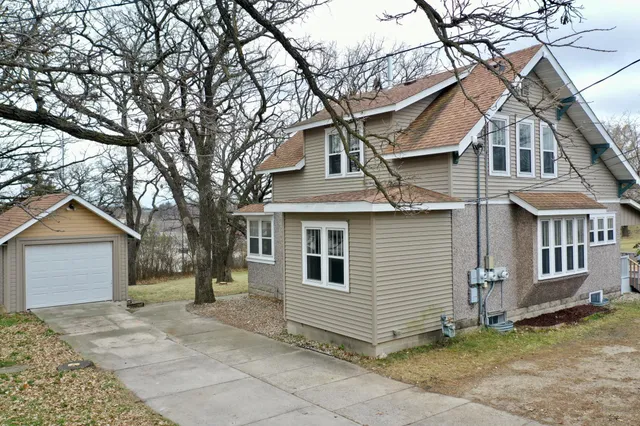$229,900 | 117 Main Street North, New London, MN 56273