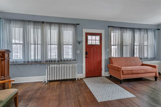 $229,900 | 117 Main Street North, New London, MN 56273