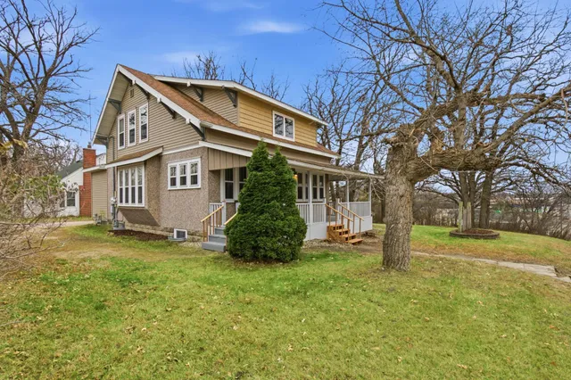 $229,900 | 117 Main Street North, New London, MN 56273