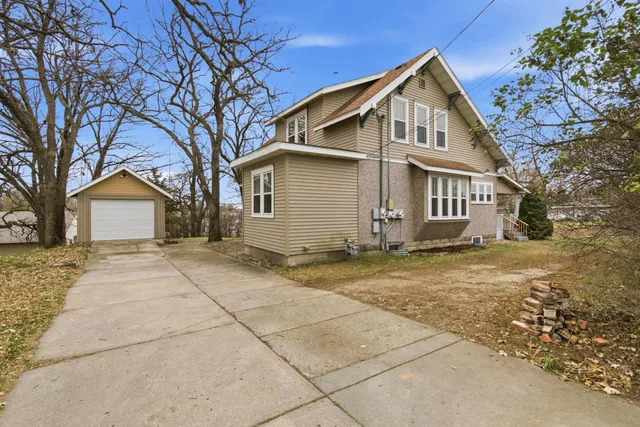 $229,900 | 117 Main Street North, New London, MN 56273