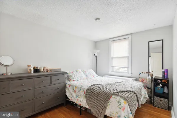 $2,900 | 327 East 9th Avenue, Conshohocken, PA 19428