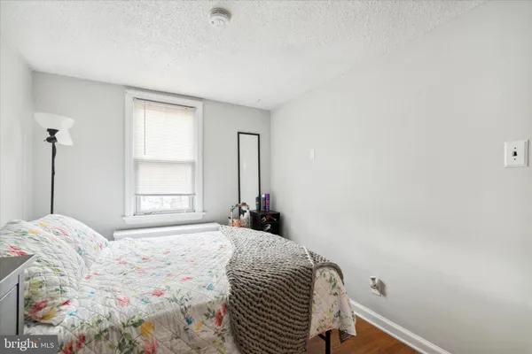 $2,900 | 327 East 9th Avenue, Conshohocken, PA 19428