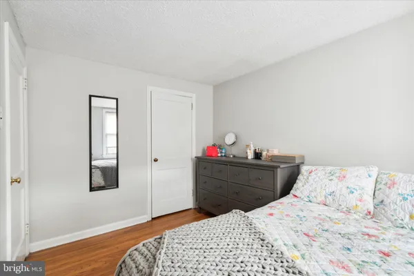 $2,900 | 327 East 9th Avenue, Conshohocken, PA 19428