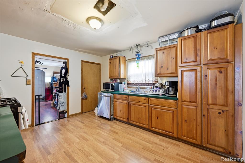 29145 Avondale Street Inkster, MI 48141 - Photo 4 of 17