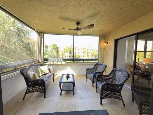 $2,500 | 700 Uno Lago Drive, Unit 305, Juno Beach, FL 33408