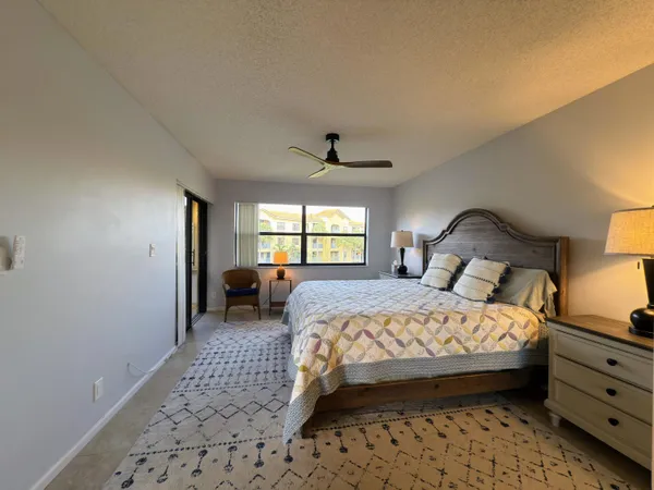 $2,500 | 700 Uno Lago Drive, Unit 305, Juno Beach, FL 33408