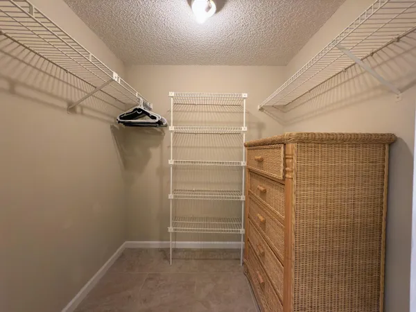 $2,500 | 700 Uno Lago Drive, Unit 305, Juno Beach, FL 33408