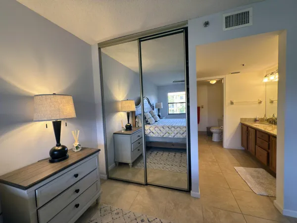 $2,500 | 700 Uno Lago Drive, Unit 305, Juno Beach, FL 33408