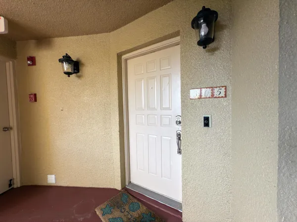 $2,500 | 700 Uno Lago Drive, Unit 305, Juno Beach, FL 33408