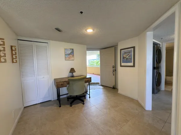 $2,500 | 700 Uno Lago Drive, Unit 305, Juno Beach, FL 33408