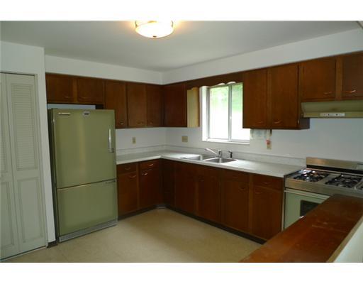 129 Rangley Drive Pittsburgh, PA 15209 - Photo 2 of 11 Kitchen.