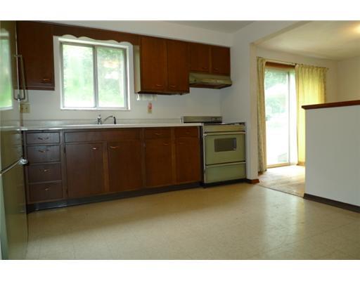 129 Rangley Drive Pittsburgh, PA 15209 - Photo 5 of 11 Kitchen.