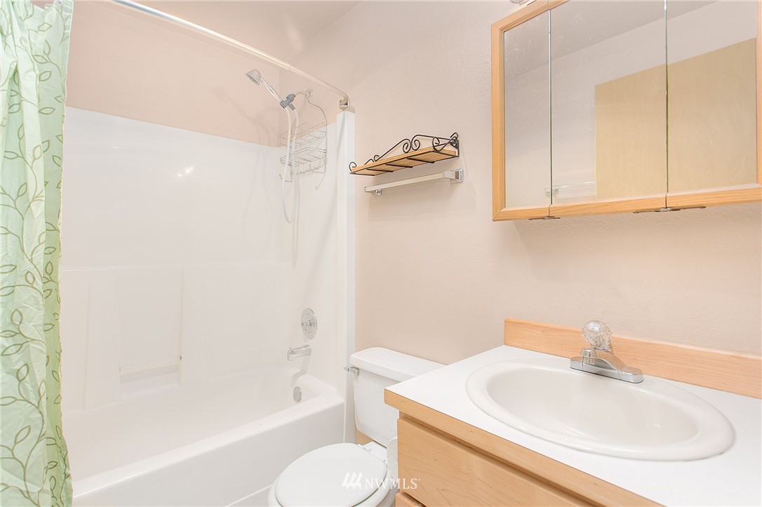 528 166th Place Southeast Bothell, WA 98012 - Photo 15 of 21
