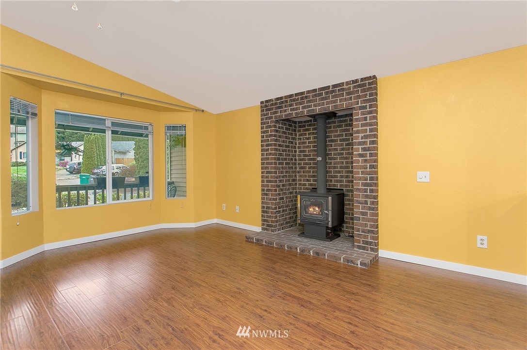 528 166th Place Southeast Bothell, WA 98012 - Photo 5 of 21