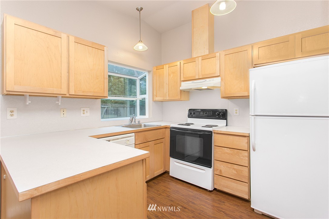 528 166th Place Southeast Bothell, WA 98012 - Photo 7 of 21