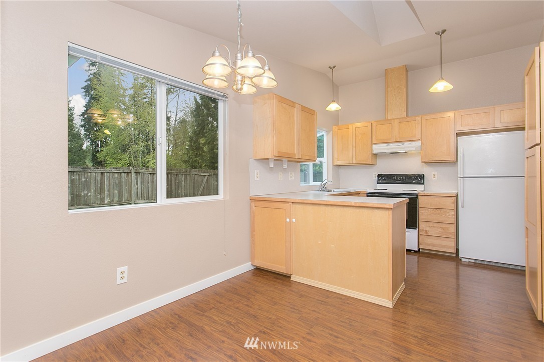 528 166th Place Southeast Bothell, WA 98012 - Photo 8 of 21