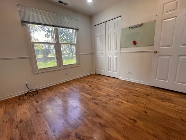 $2,475 | 263 Southwick Court, Unit 934, Vernon Hills, IL 60061