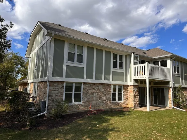 $2,475 | 263 Southwick Court, Unit 934, Vernon Hills, IL 60061