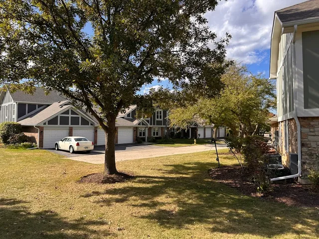 $2,475 | 263 Southwick Court, Unit 934, Vernon Hills, IL 60061