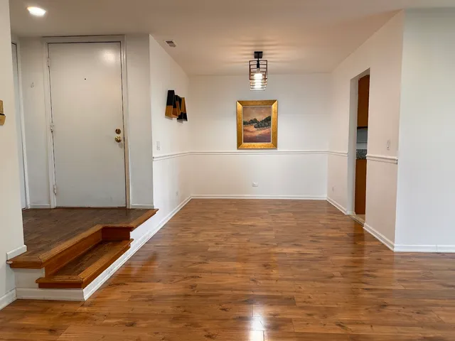 $2,475 | 263 Southwick Court, Unit 934, Vernon Hills, IL 60061