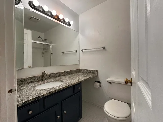 $2,475 | 263 Southwick Court, Unit 934, Vernon Hills, IL 60061