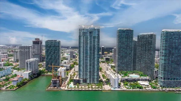 a picture of city view