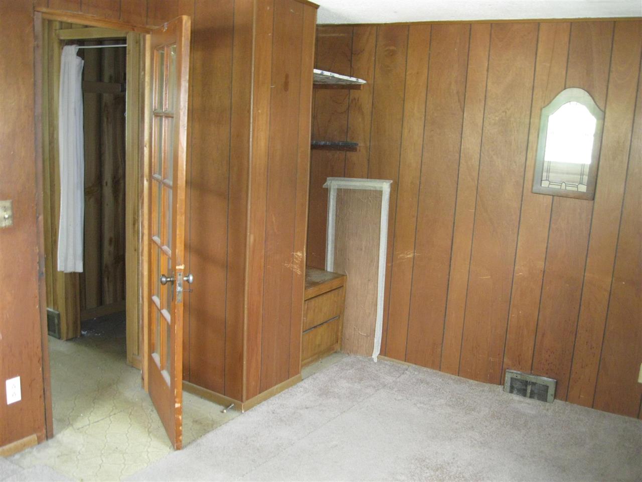 11332 Stephens Road Warren, MI 48089 - Photo 17 of 22 50051289-17.JPG