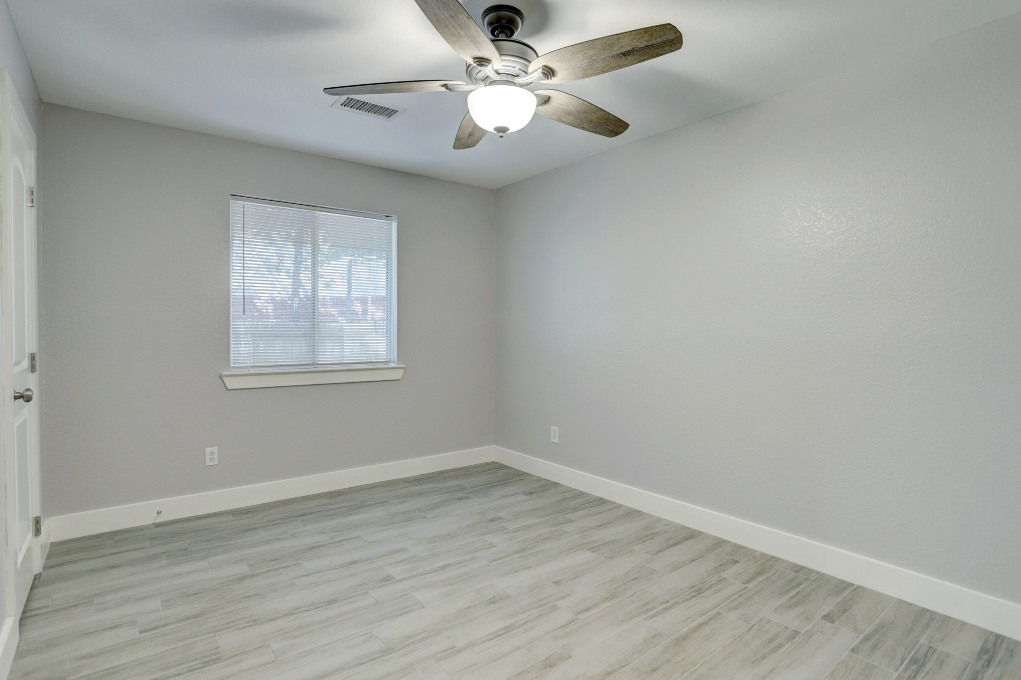 6 South Bristol Gate Place Spring, TX 77380 - Photo 17 of 33