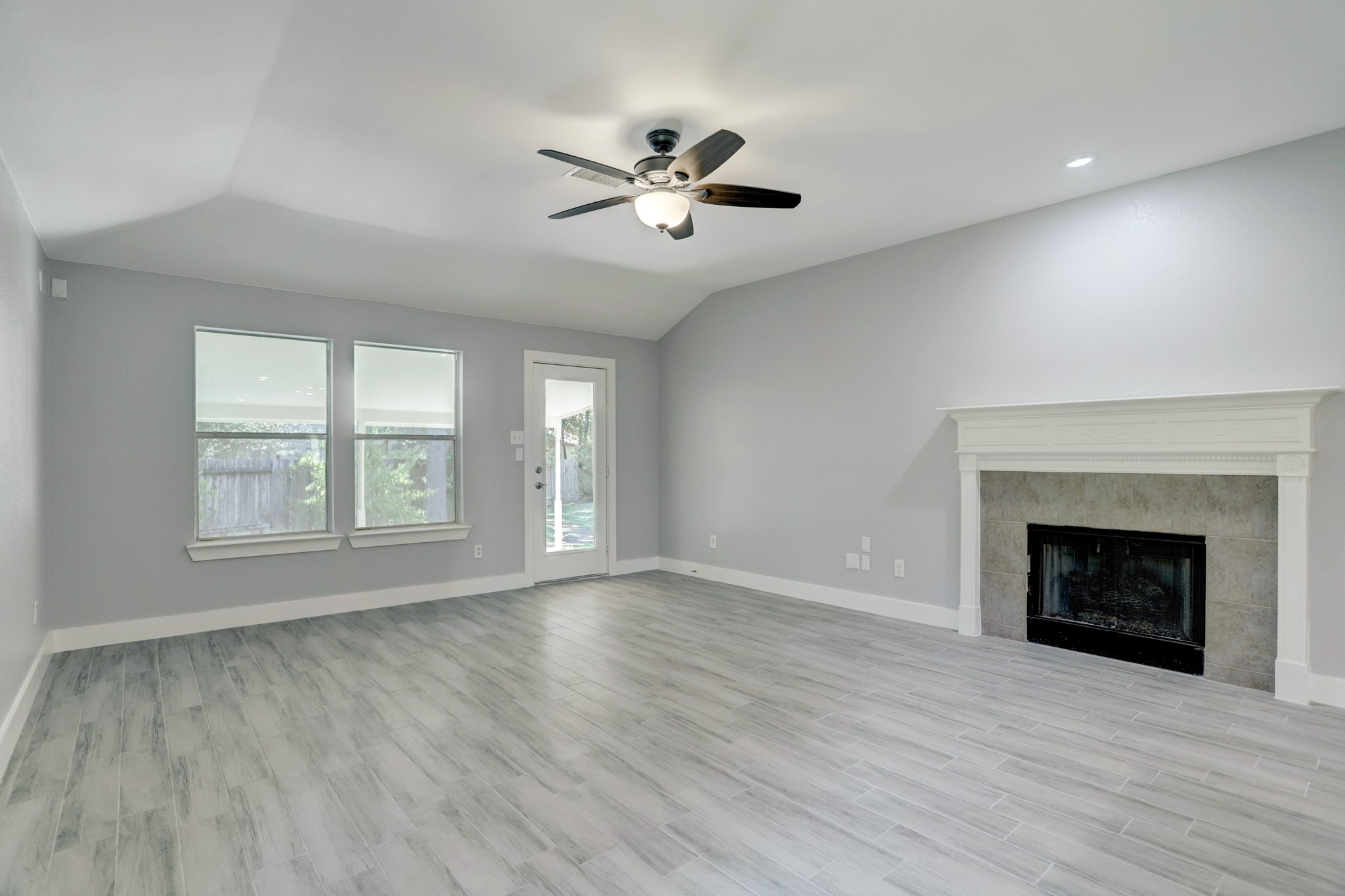 6 South Bristol Gate Place Spring, TX 77380 - Photo 8 of 33