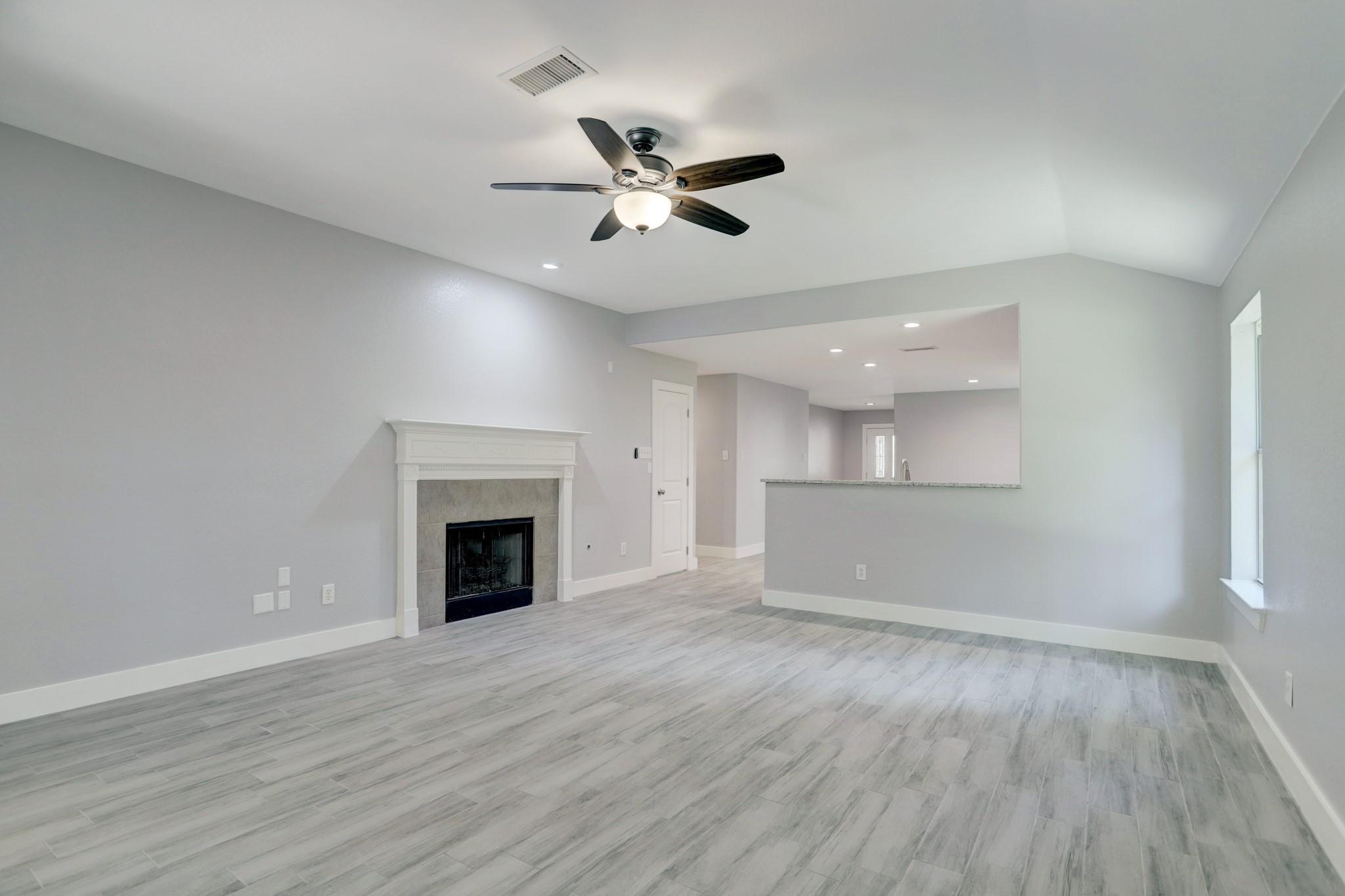 6 South Bristol Gate Place Spring, TX 77380 - Photo 9 of 33