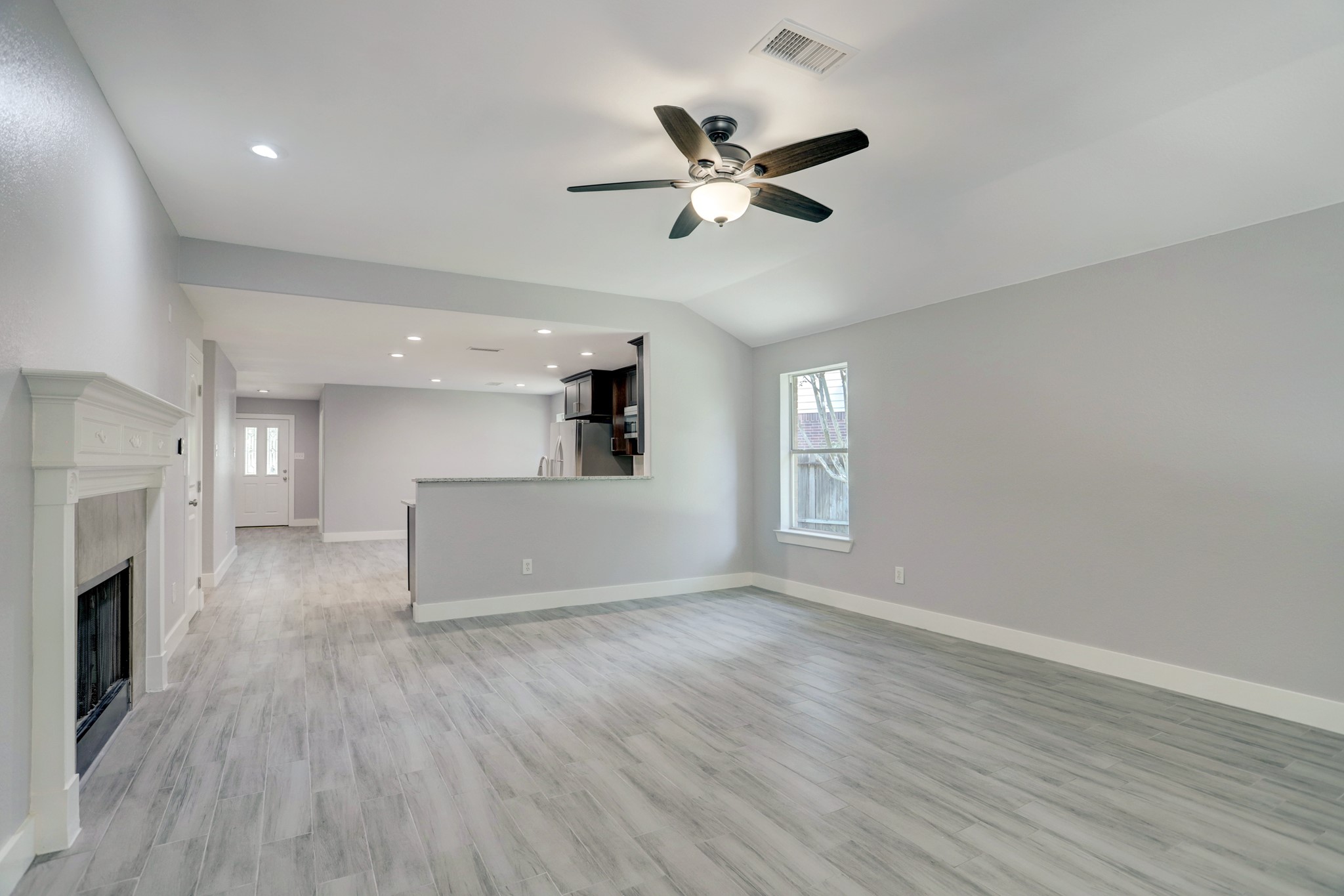 6 South Bristol Gate Place Spring, TX 77380 - Photo 10 of 33