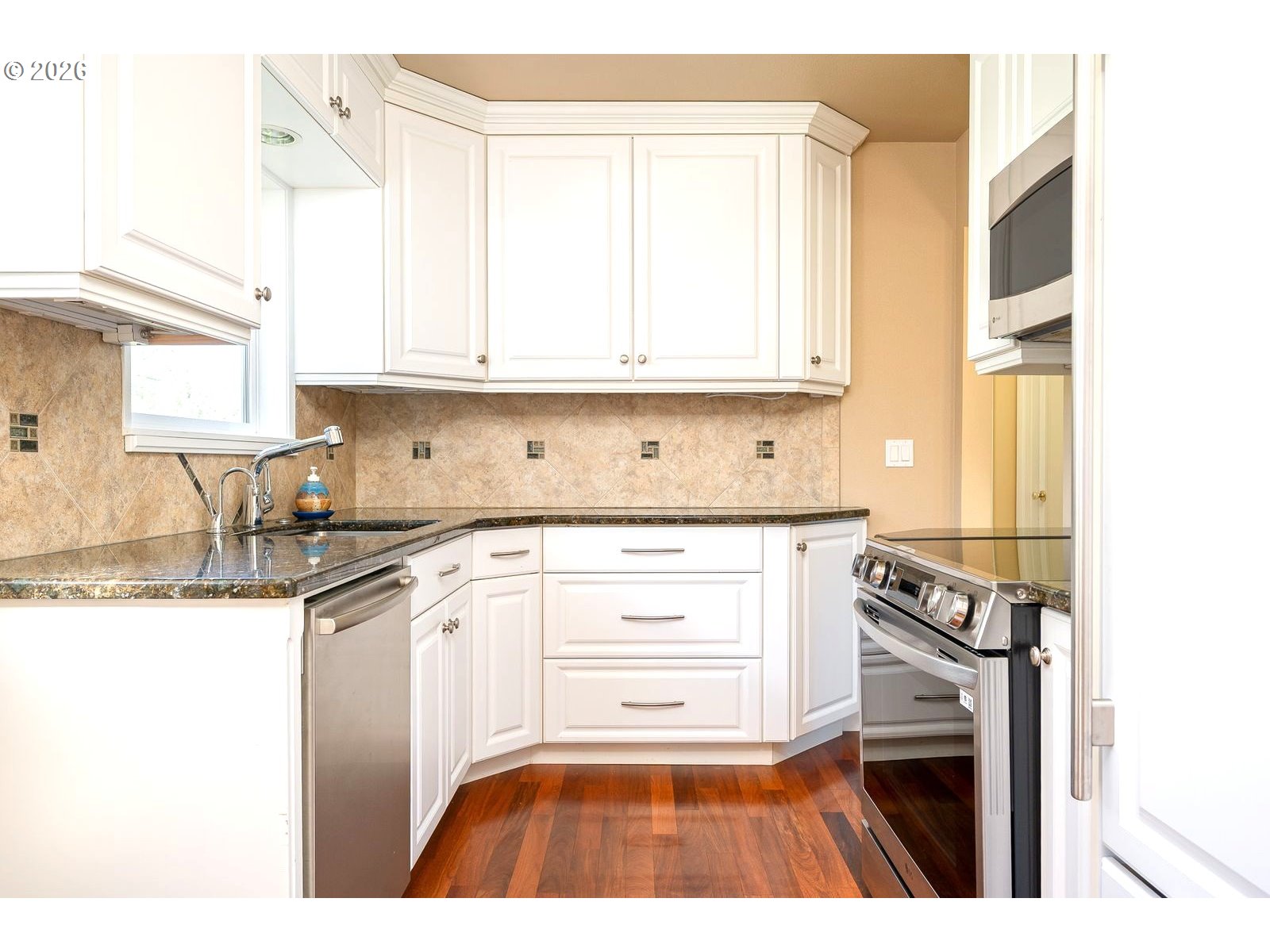 8922 Southeast Market Street Portland, OR 97216 - Photo 11 of 36