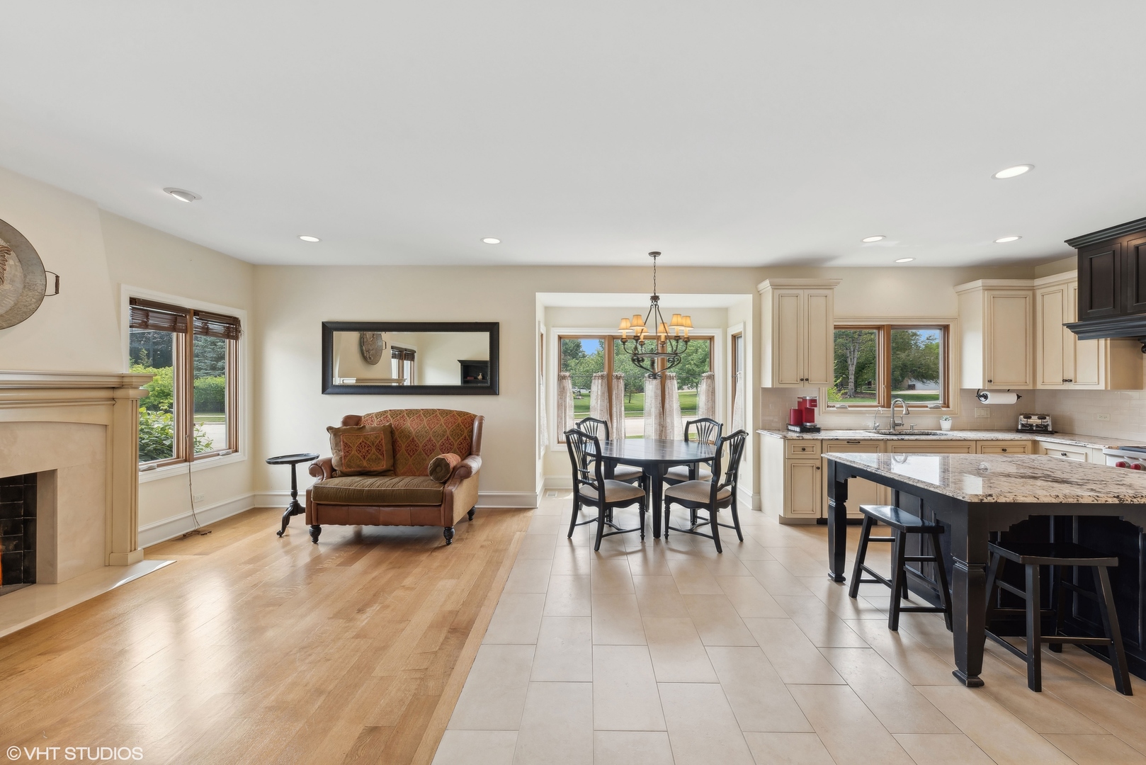 650 West End Road Roselle, IL 60172 - Photo 20 of 45 Gallery Image 20
