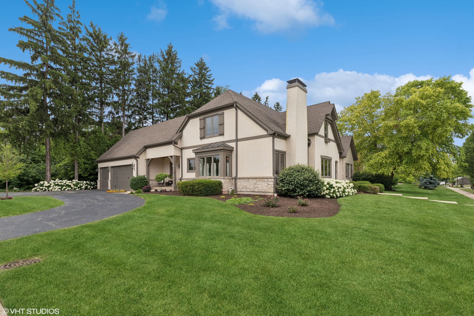 650 West End Road Roselle, IL 60172 - Photo 3 of 45 Gallery Image 3