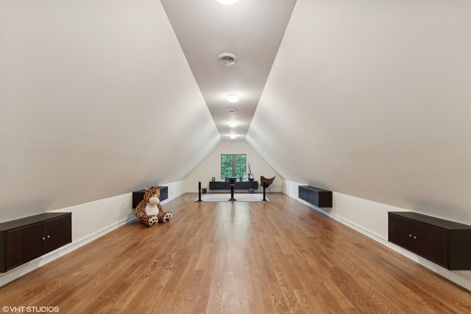 650 West End Road Roselle, IL 60172 - Photo 34 of 45 Gallery Image 34