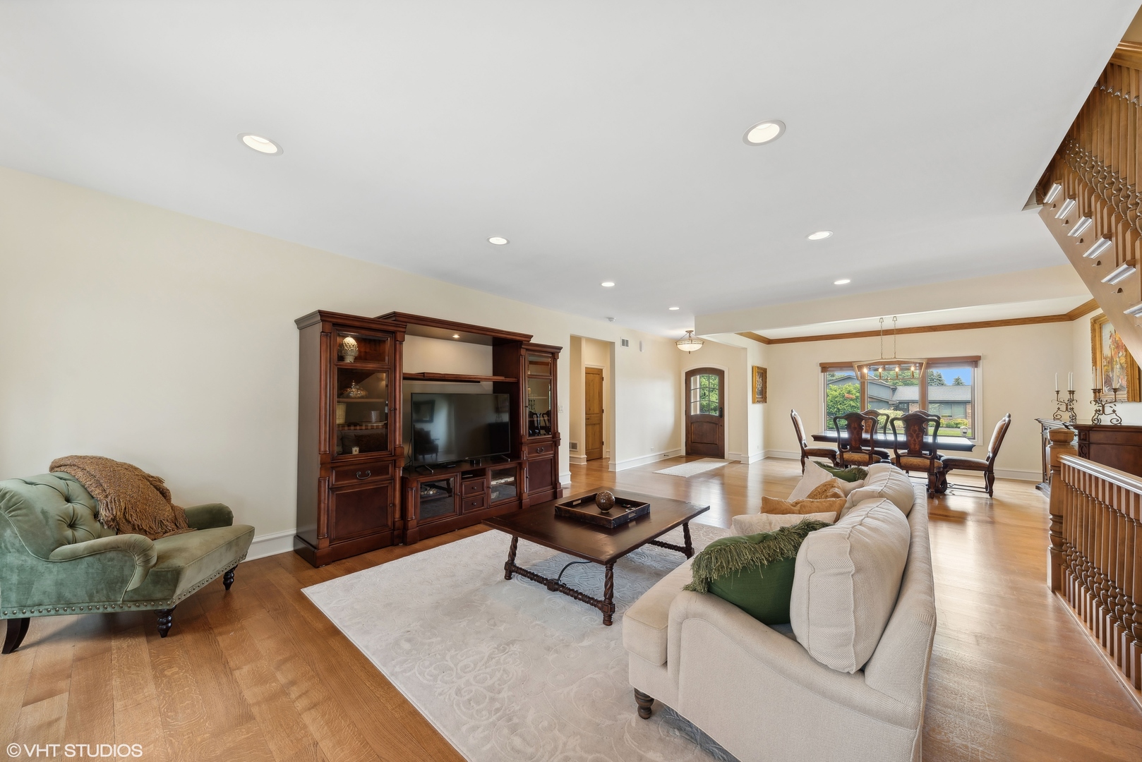 650 West End Road Roselle, IL 60172 - Photo 9 of 45 Gallery Image 9
