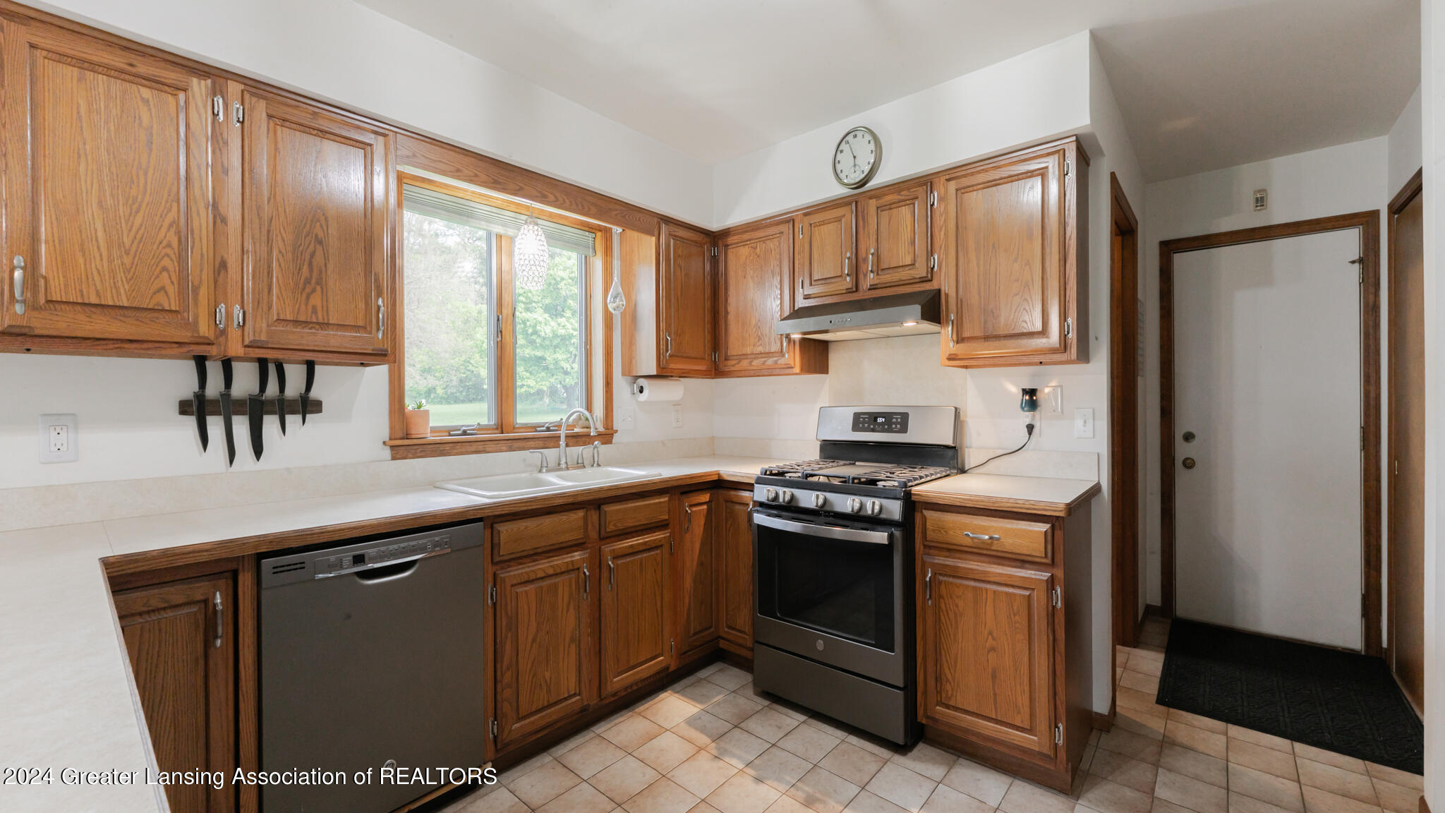 1346 North Dye Road Flint, MI 48532 - Photo 13 of 30 13