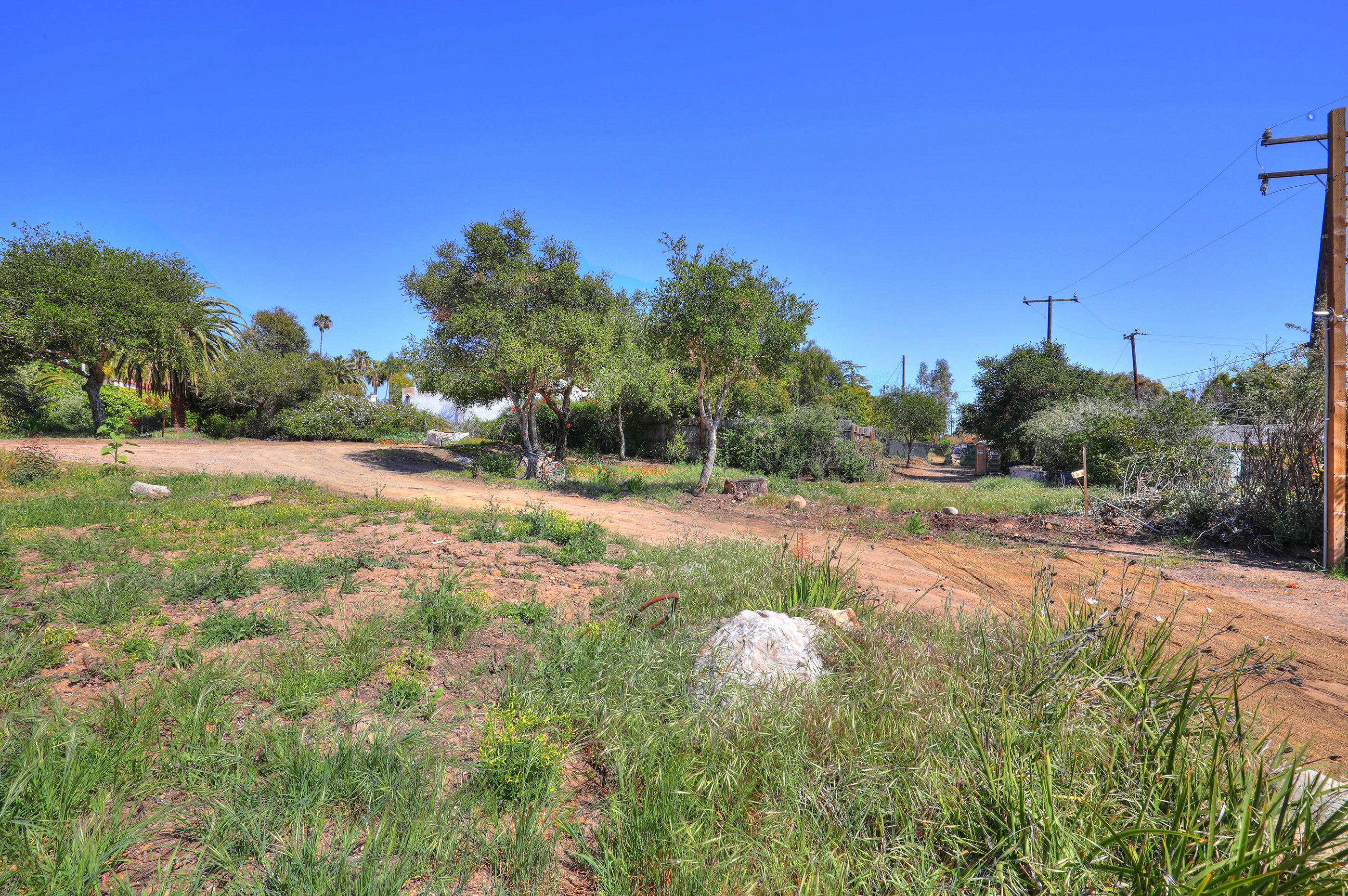 1202 Diana Road Santa Barbara, CA 93103 - Photo 20 of 23 5