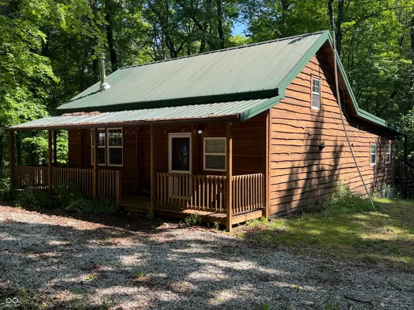 $295,000 | 4420 South Calloway Drive, Hardinsburg, IN 47125