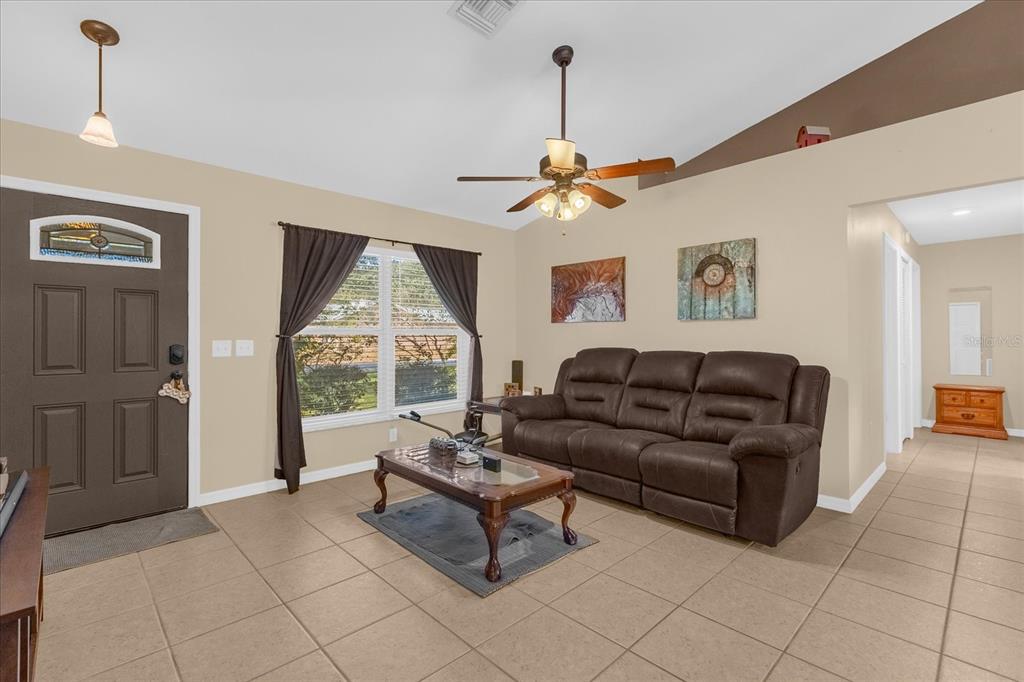 411 Cherry Tree Street Eustis, FL 32726 - Photo 4 of 27