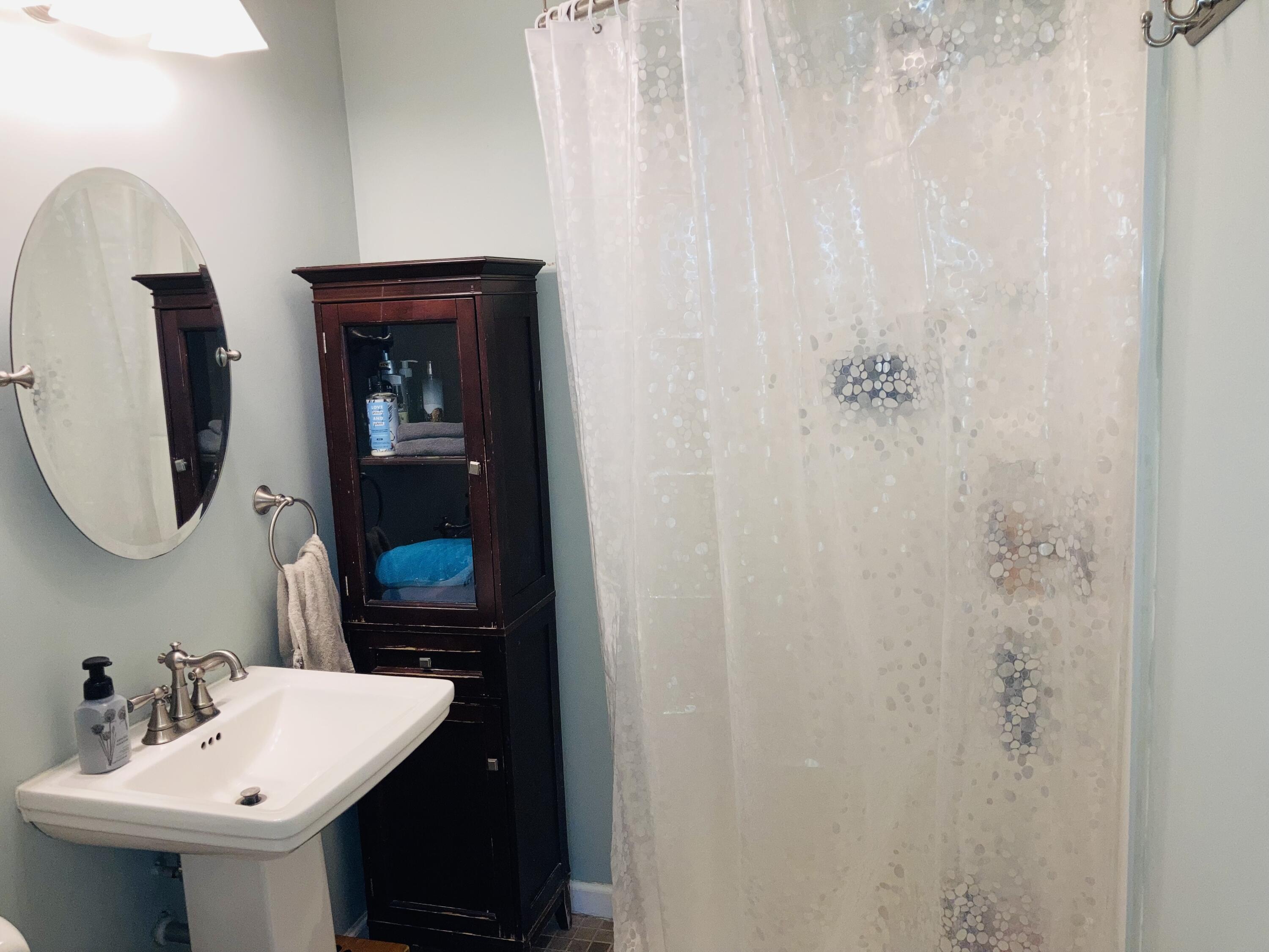 512 East Church Avenue Reed City, MI 49677 - Photo 18 of 32 Bathroom