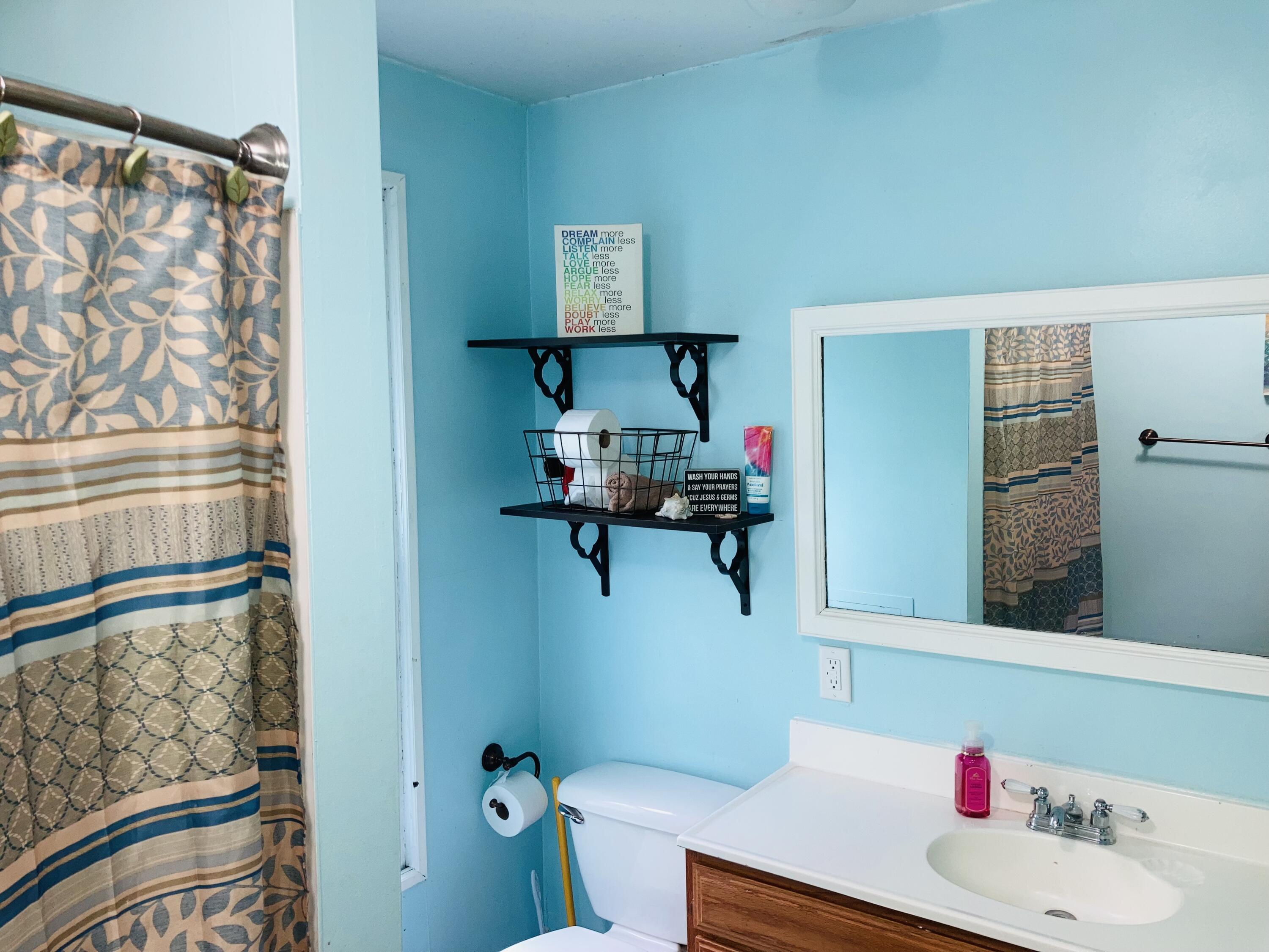 512 East Church Avenue Reed City, MI 49677 - Photo 19 of 32 Bathroom 2