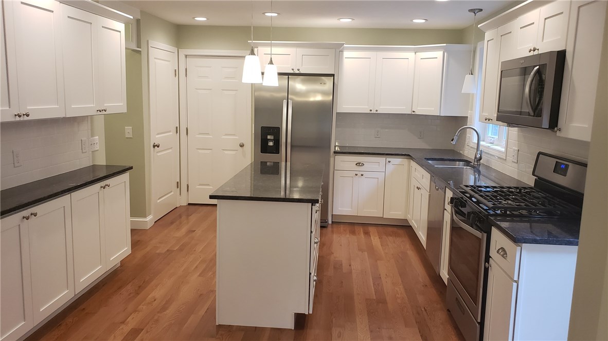 88 Phillip Avenue Cumberland, RI 02864 - Photo 4 of 8