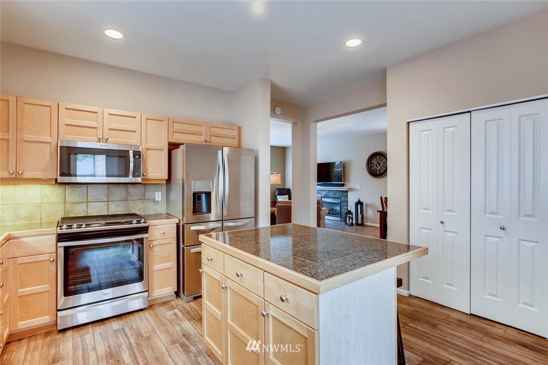 16858 164th Way Southeast Renton, WA 98058 - Photo 8 of 24 Gallery Image 8
