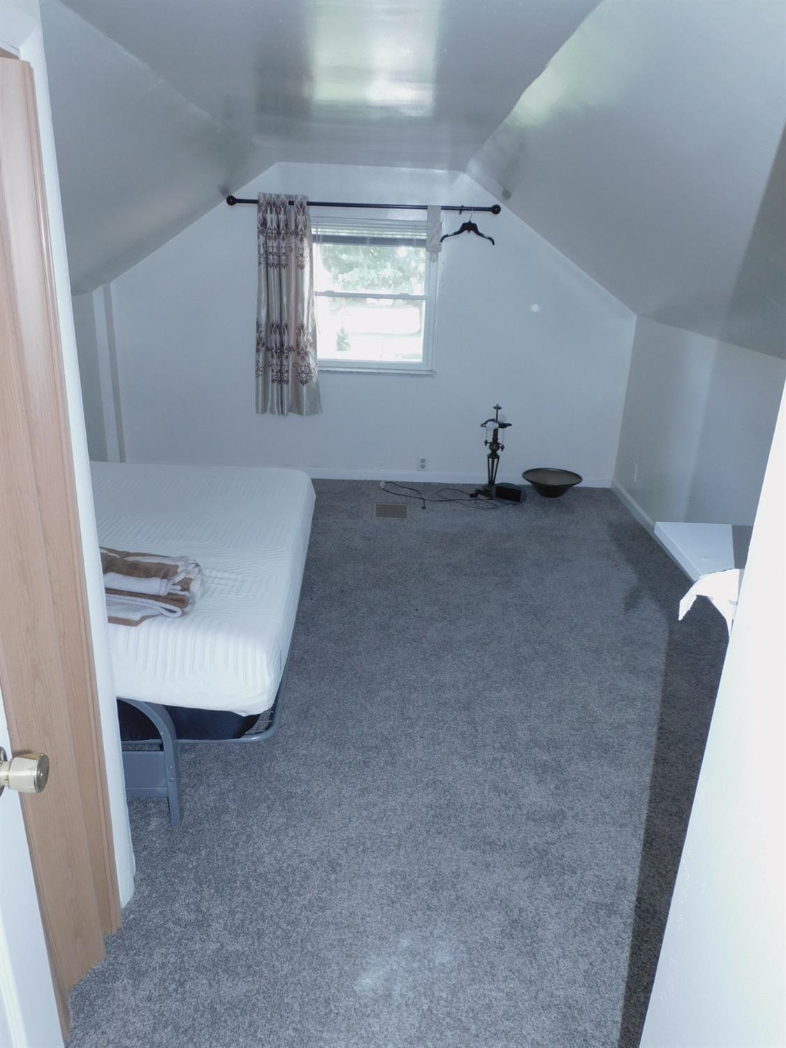 5934 Lawrence Road Cincinnati, OH 45248 - Photo 17 of 26