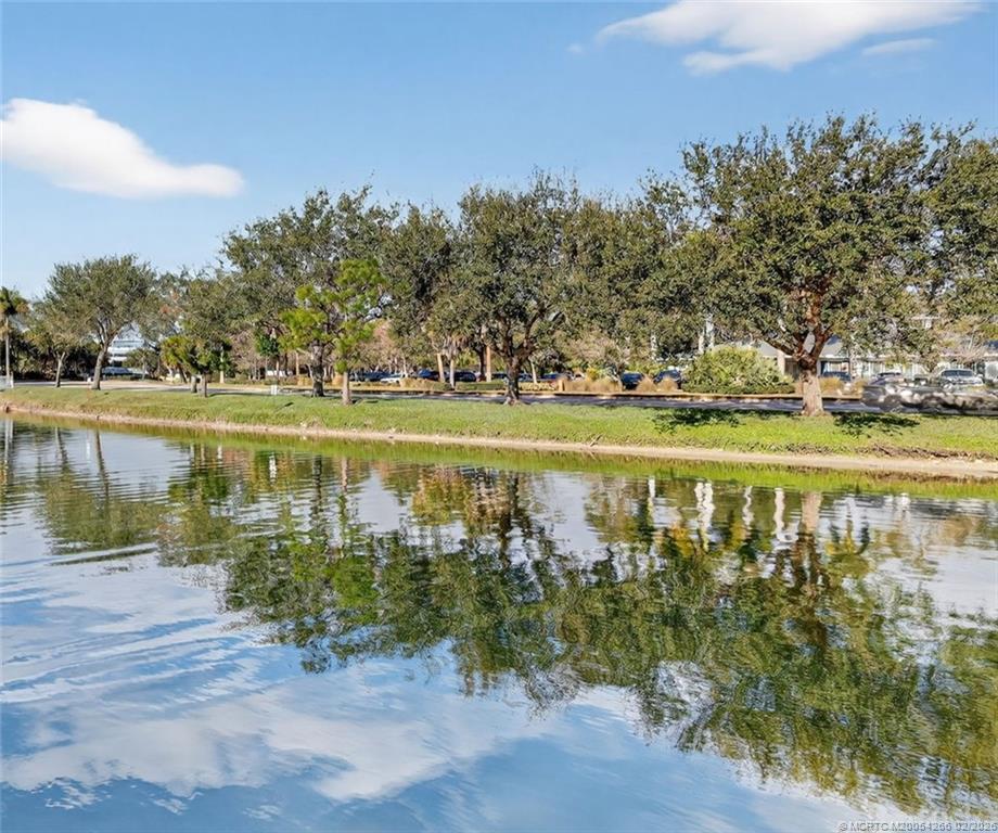 61 Southeast Palermo, Unit 204 Stuart, FL 34994 - Photo 20 of 32 Tranquil grounds