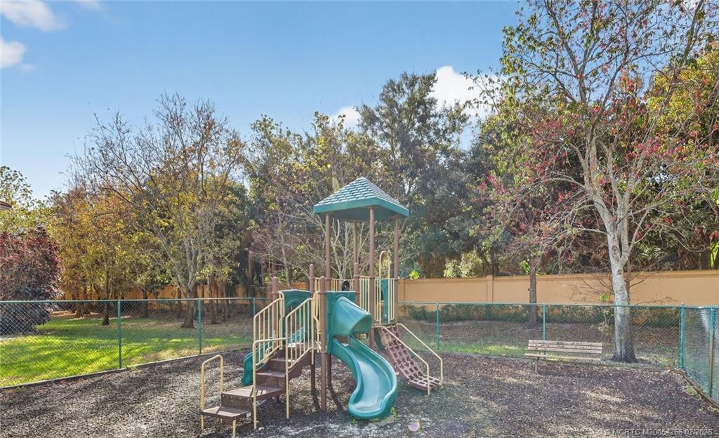 61 Southeast Palermo, Unit 204 Stuart, FL 34994 - Photo 26 of 32 Play ground.