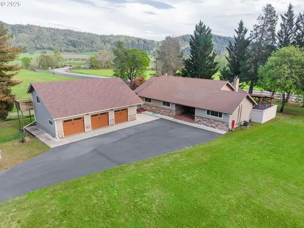 $829,000 | 8160 Lookingglass Road, Roseburg, OR 97471