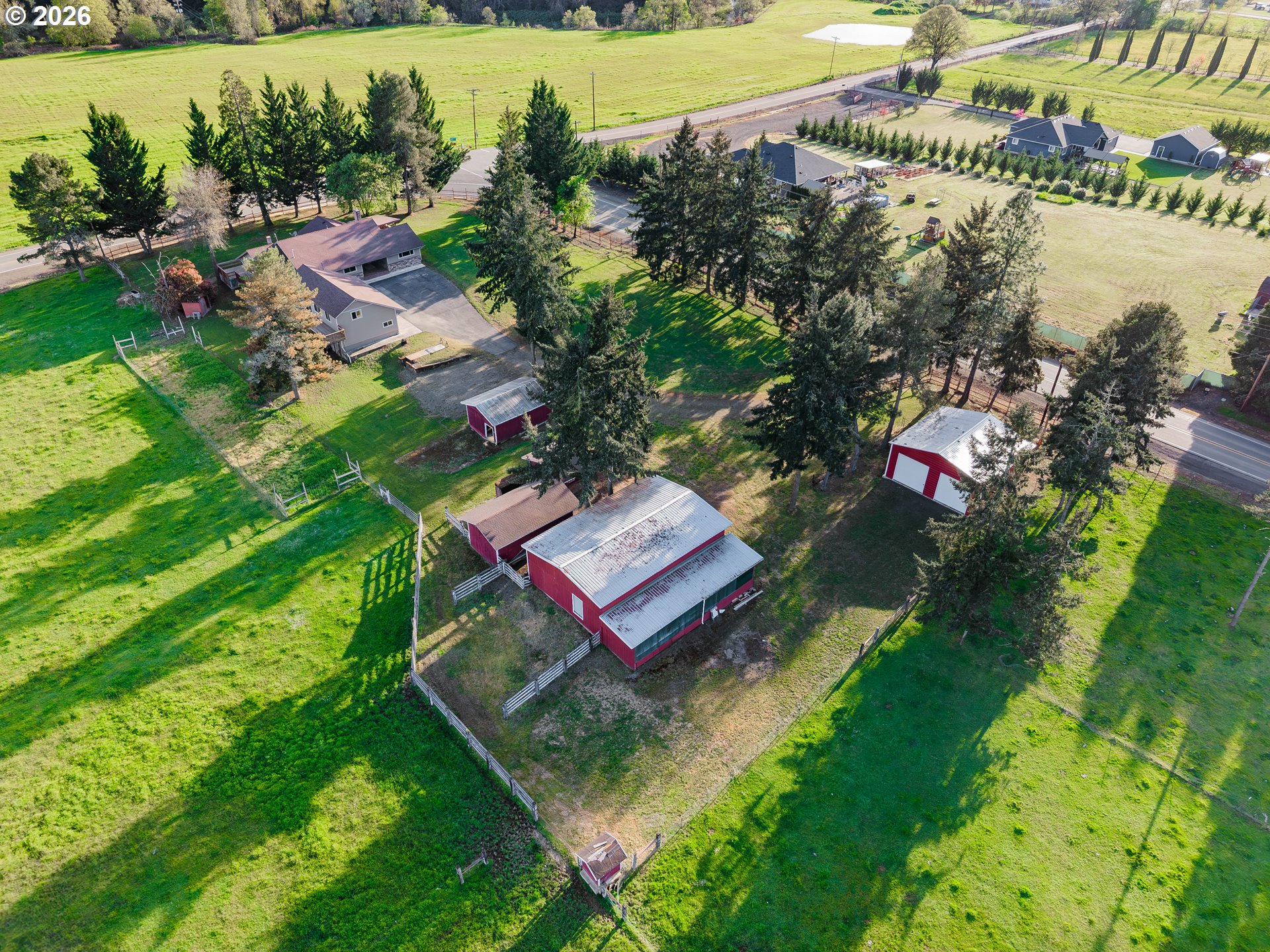 8160 Lookingglass Road Roseburg, OR 97471 - Photo 39 of 48