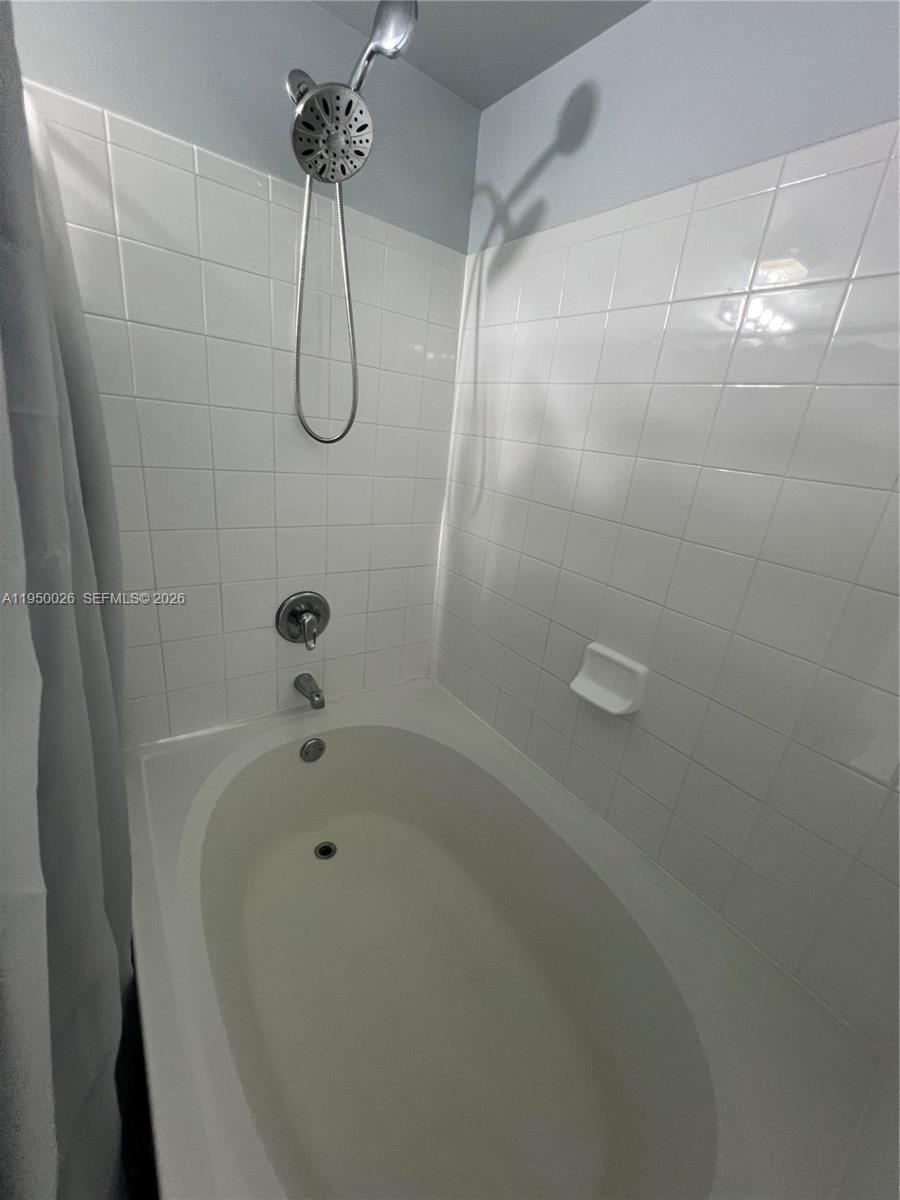 17150 North Bay Road, Unit 2504 Sunny Isles Beach, FL 33160 - Photo 33 of 82